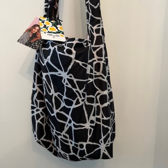 DVF Target Reversible/Reusable Bag - Cracked Glass/Leopard Print - NEW w/tags - Picture 3 of 5